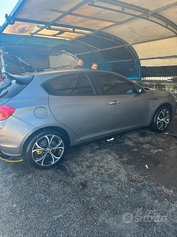Usata Alfa Romeo Giulietta 120 CV (88 kW) 2015 Grigio Utilitaria