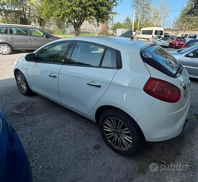 Usata Fiat Bravo 120 CV (88 kW) 2011 Bianco Utilitaria