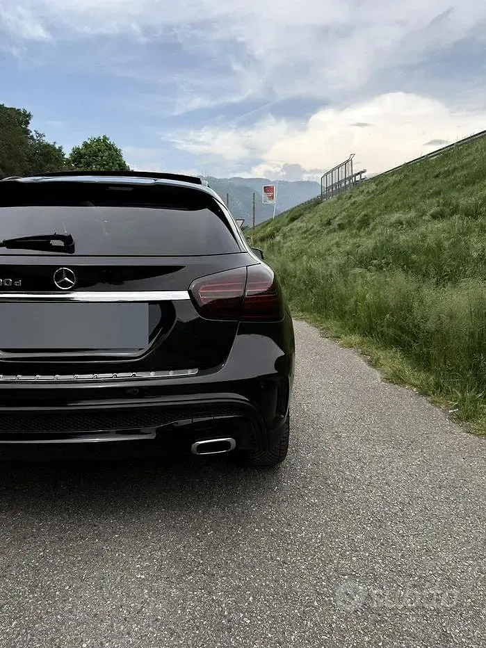 Usata Mercedes GLA200 Edition 136 CV (100 kW) 2018 Nero SUV