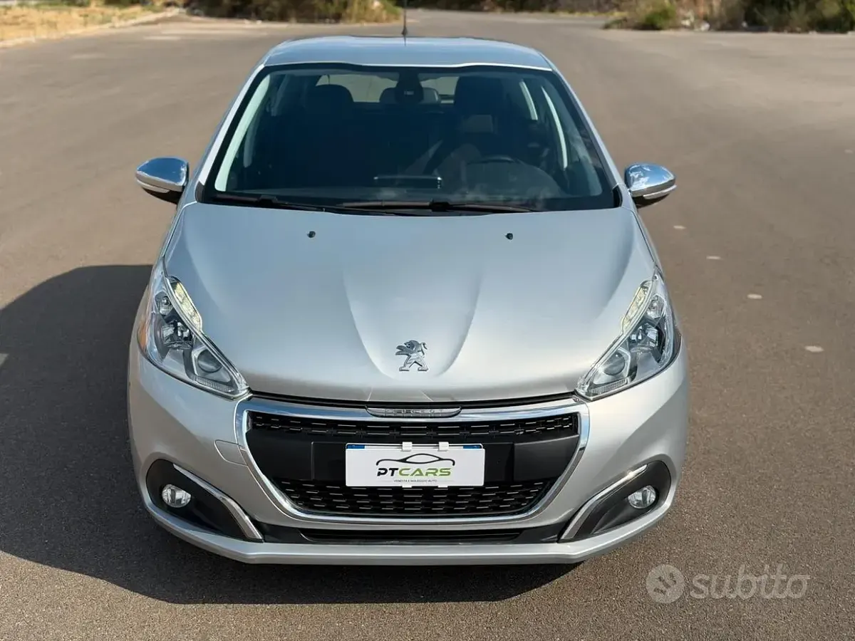 Usata Peugeot 208 Allure 100 CV (73 kW) 2017 Grigio Utilitaria