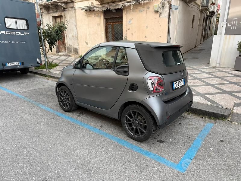 Usata Smart ForTwo Electric Drive 60 kW (82 CV) 2021 Grigio Cabrio