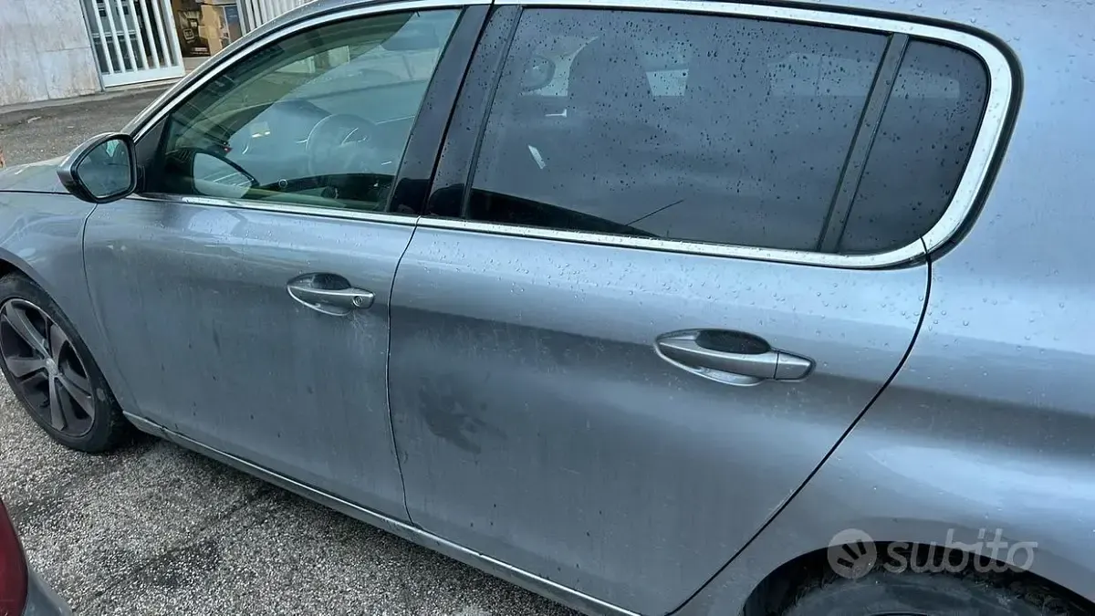 Usata Peugeot 308 120 CV (88 kW) 2017 Grigio Berlina