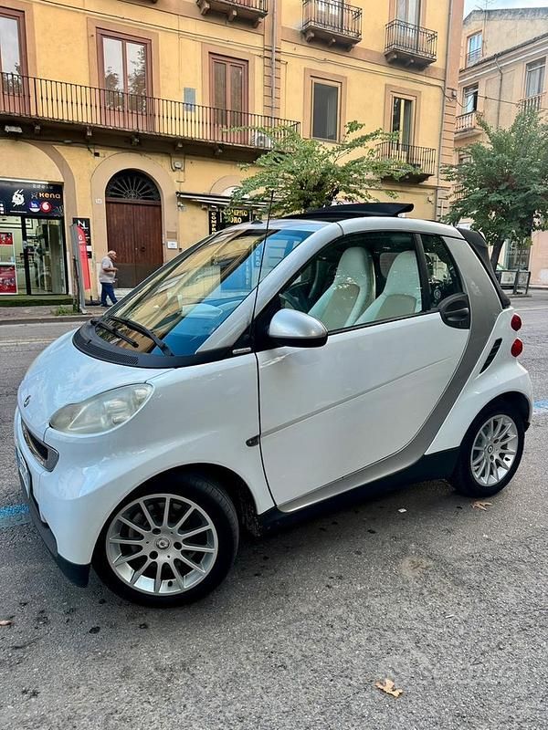 Bianco Usata 2008 Smart ForTwo Cabrio Cabrio | 4650 € (Buon prezzo) - Immagine 1/4