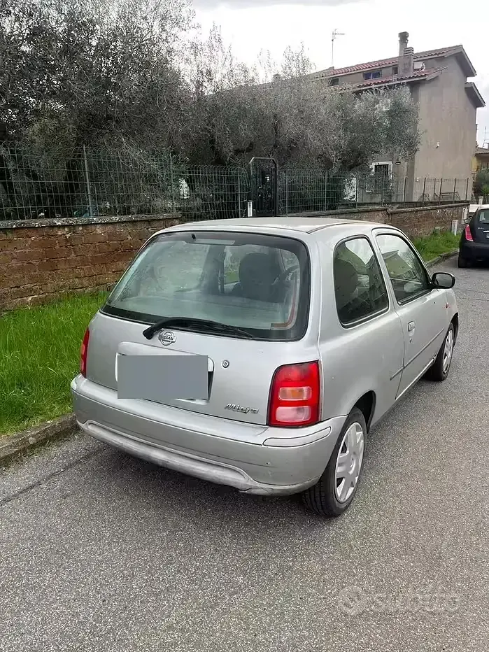Usata Nissan Micra 60 CV (44 kW) 2001 Grigio Utilitaria