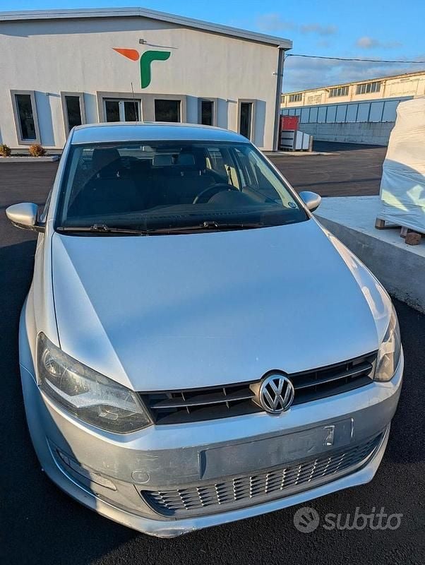 Usata VW Polo 75 CV (55 kW) 2011 Grigio Utilitaria