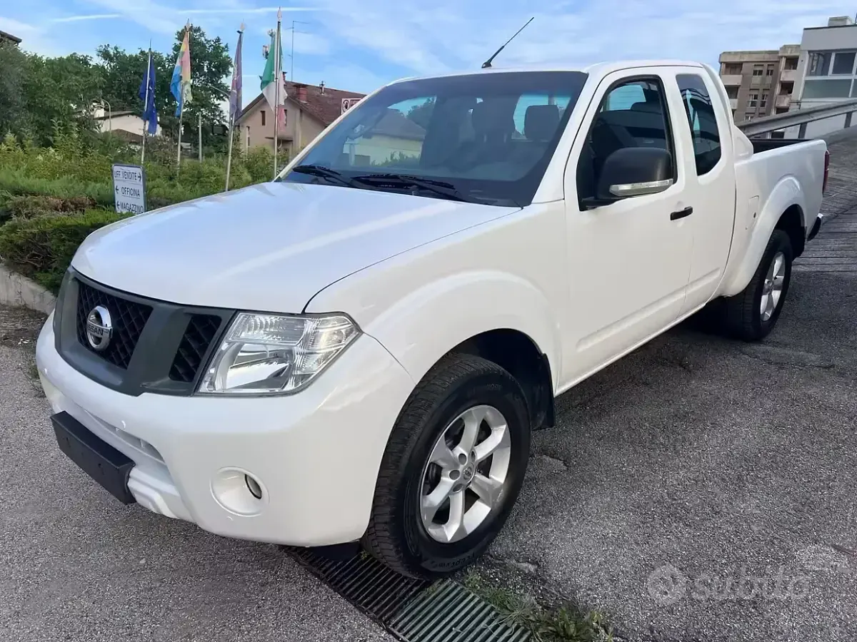 Usata Nissan Navara 190 CV (139 kW) 2015 Pick-up