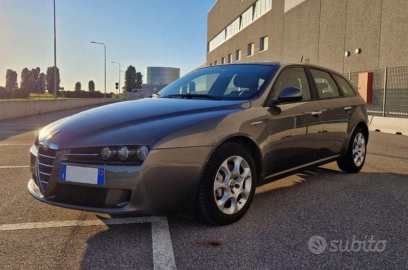 Usata 2011 Alfa Romeo 159 Station wagon | 3100 € (Ottimo prezzo) - Immagine 1/4
