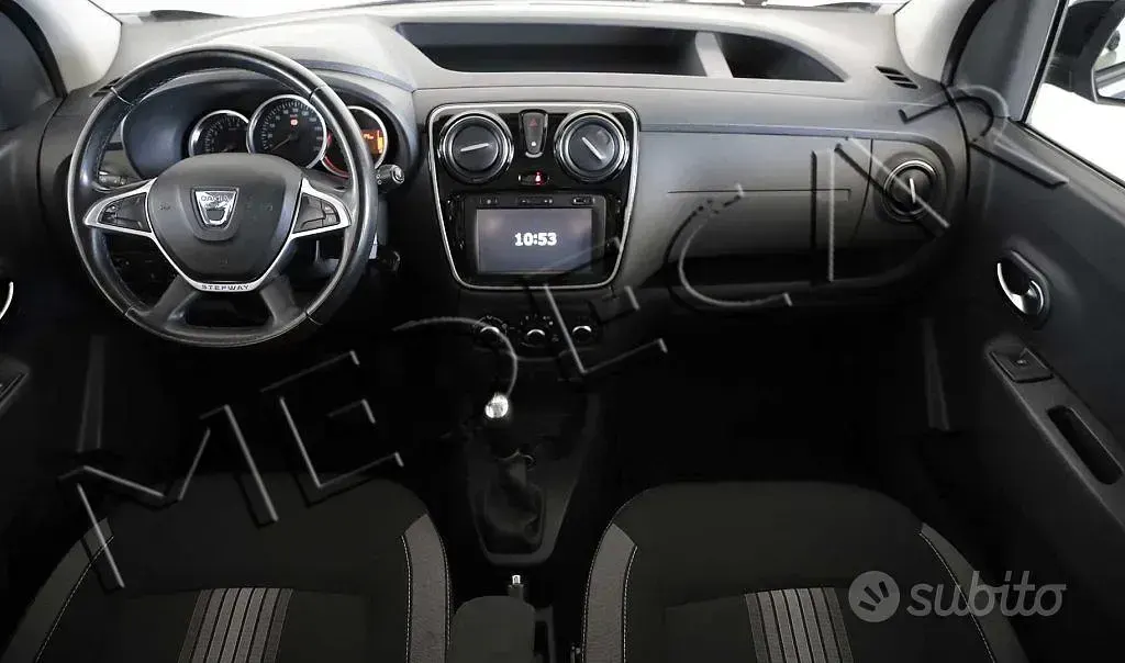 Usata Dacia Dokker Stepway 90 CV (66 kW) 2018 Grigio Monovolume