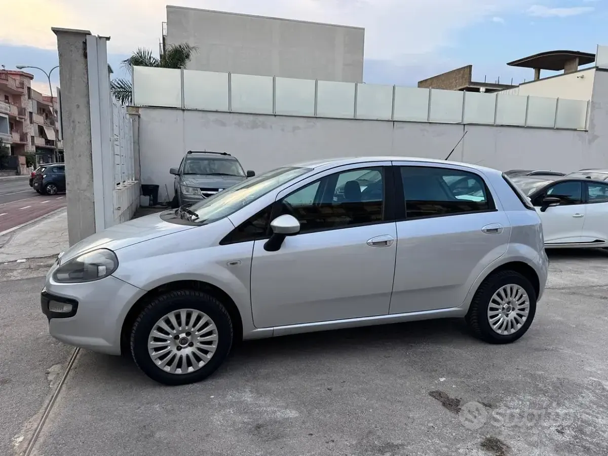 Usata Fiat Punto Evo 70 CV (51 kW) 2011 Grigio Utilitaria