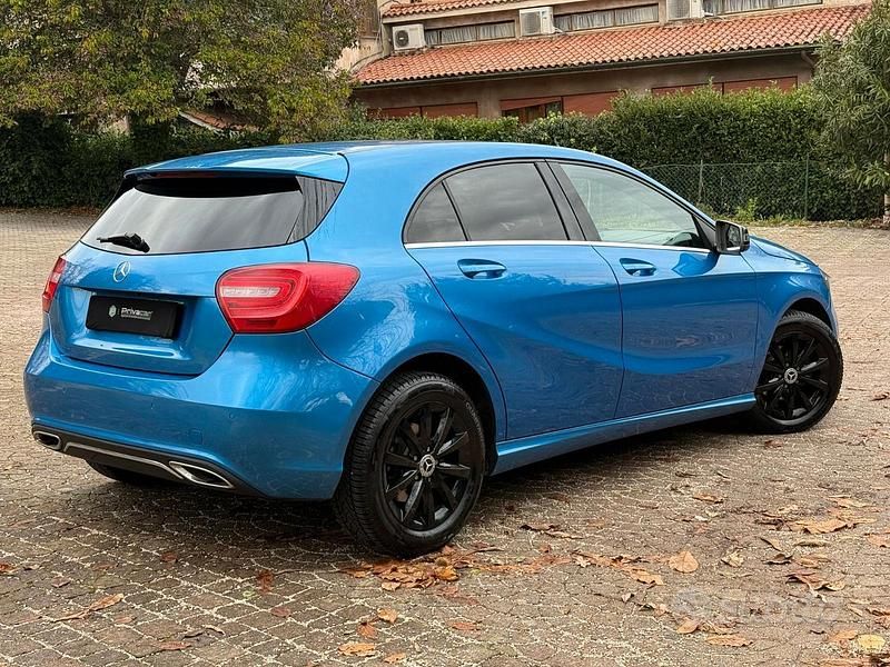 Usata Mercedes A180 109 CV (80 kW) 2013 Blu Berlina