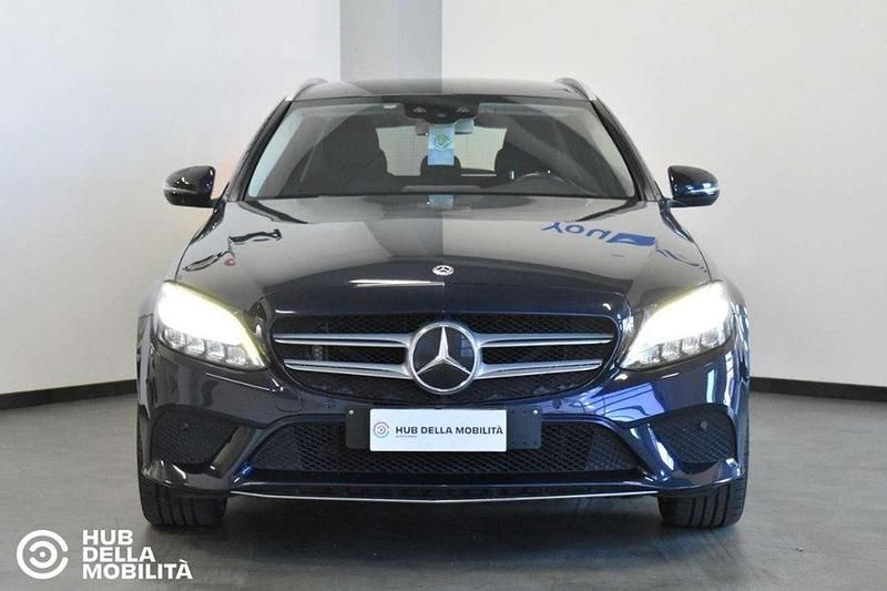 Usata Mercedes C300e Business 194 CV (142 kW) 2020 Blu Station wagon