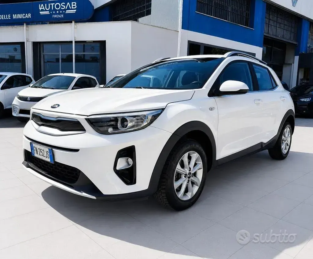 Usata Kia Stonic Style 120 CV (88 kW) 2018 Bianco SUV