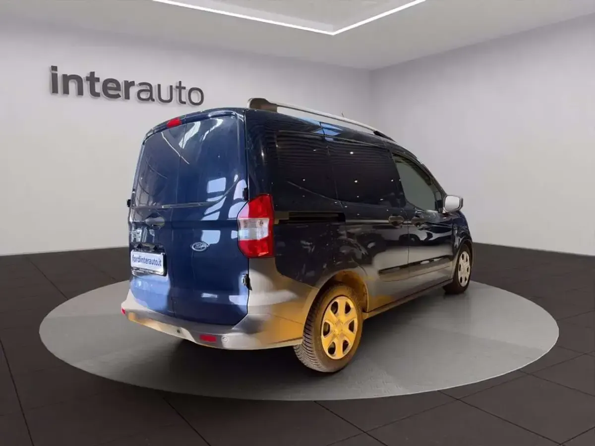 Usata Ford Courier Trend 101 CV (74 kW) 2021 Blu blazer Monovolume