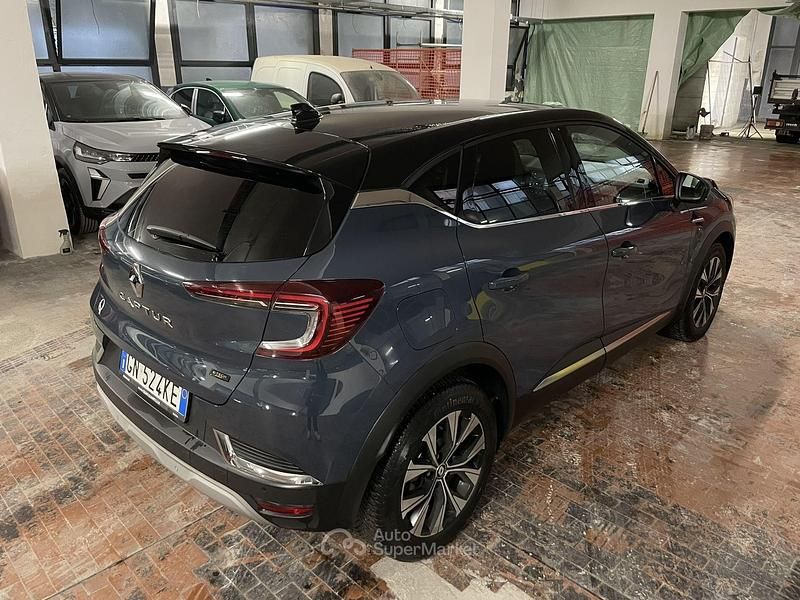 Usata Renault Captur Techno 143 CV (105 kW) 2023 Blu/azzurro SUV