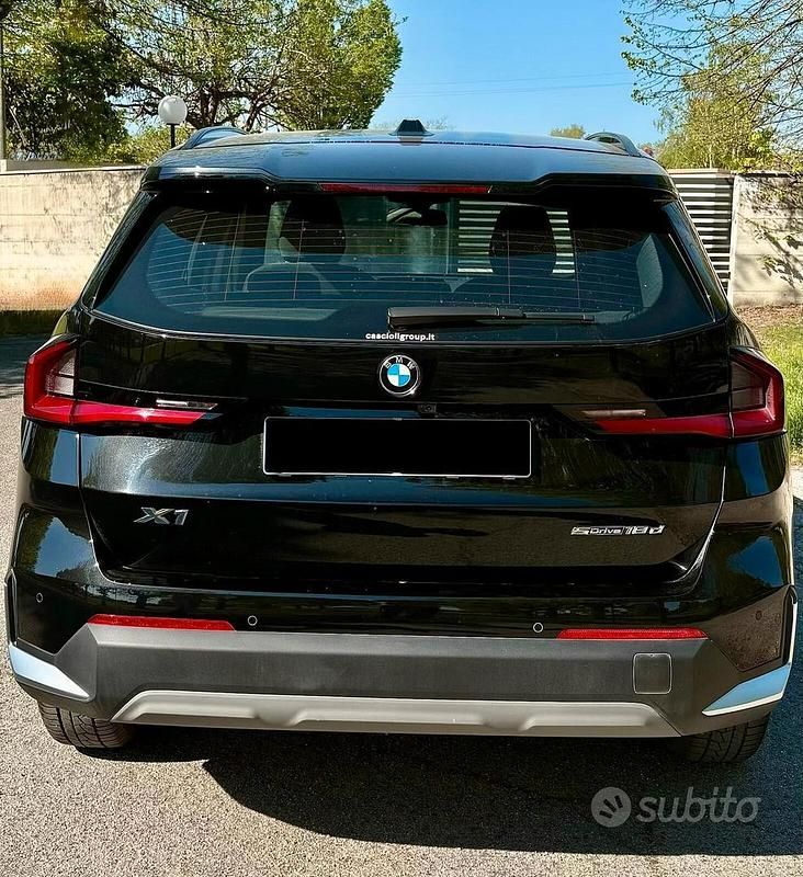 Usado BMW X1 150 HP (110 kW) 2023 Preto SUV