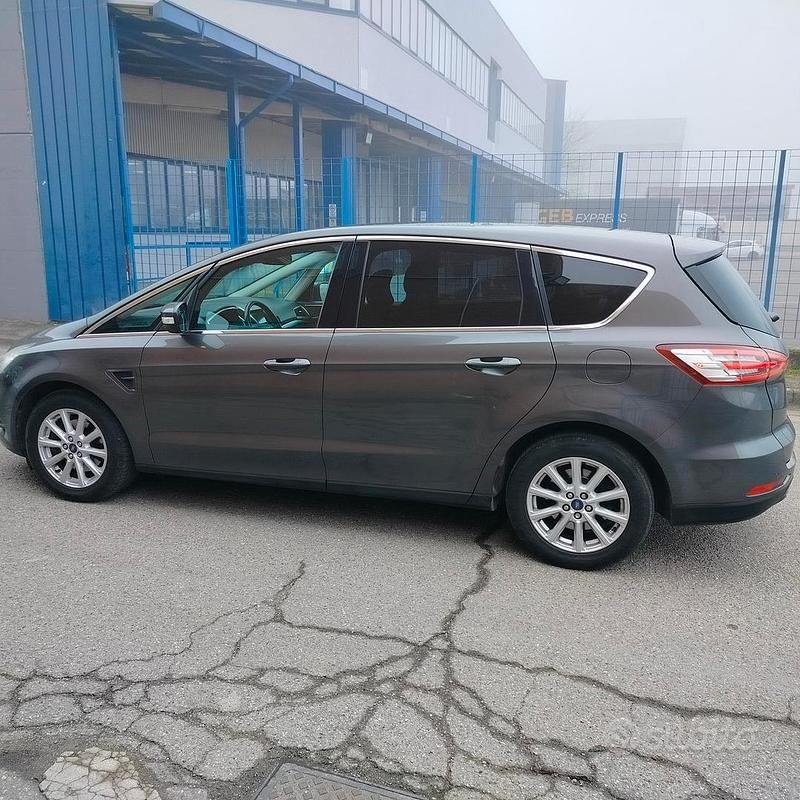 Usata Ford S-MAX Business Edition 150 CV (110 kW) 2017 Grigio Monovolume