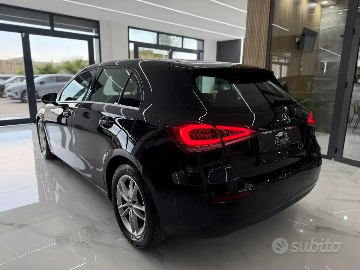 Usata Mercedes A180 116 CV (85 kW) 2019 Nero Berlina