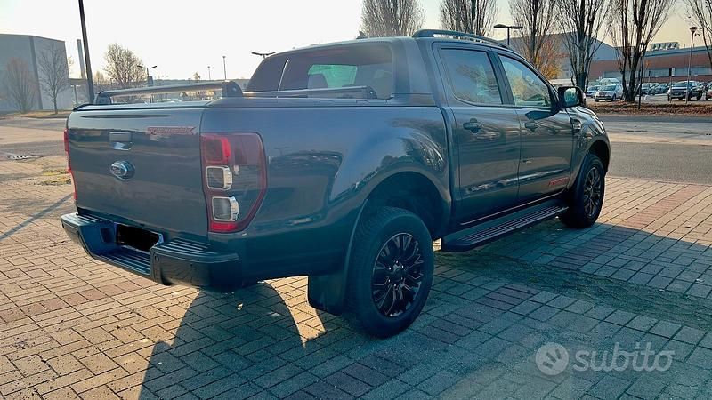 Usata Ford Ranger 213 CV (156 kW) 2022 Grigio Pick-up