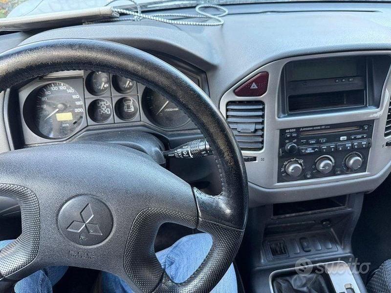 Usado Mitsubishi Pajero 160 CV (117 kW) 2005 Gris SUV