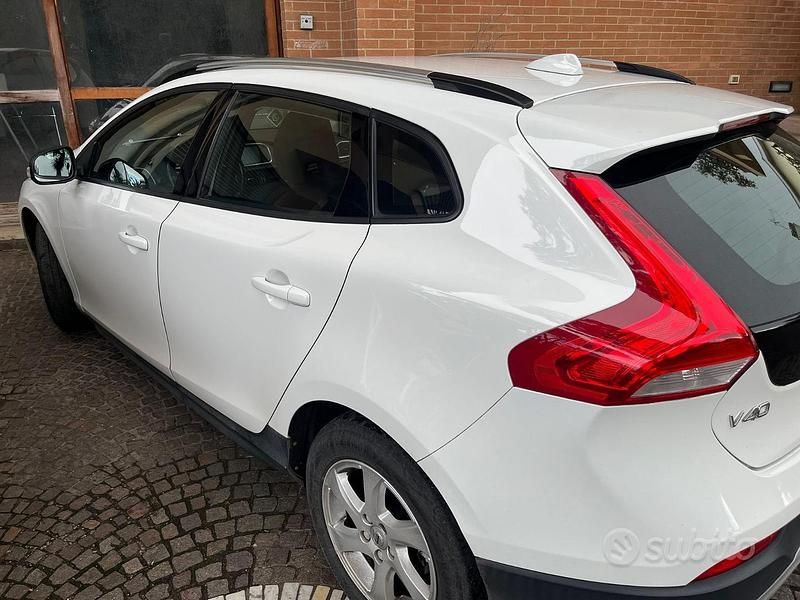 Usata Volvo V40 2018 Bianco Berlina