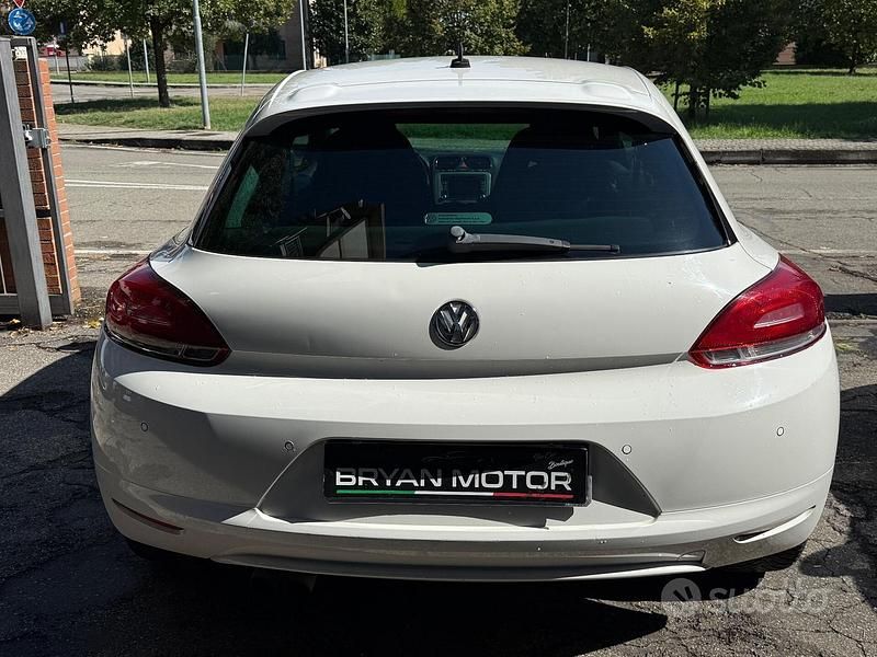 Usata VW Scirocco 160 CV (117 kW) 2009 Bianco Coupé