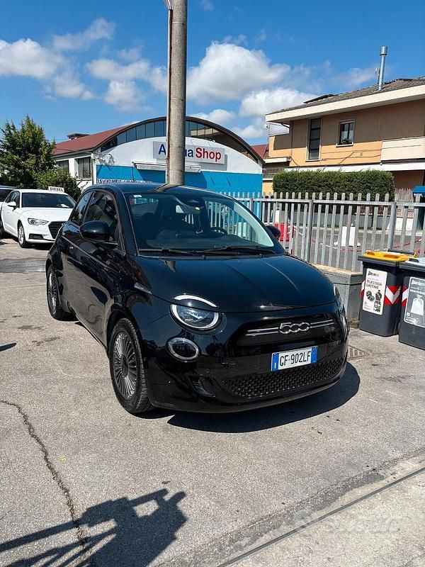 Usata Fiat 500e La Prima 86 kW (118 CV) 2021 Nero Berlina