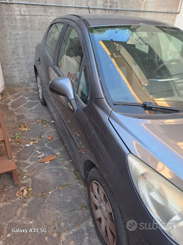 Usata Peugeot 206 68 CV (50 kW) 2010 Utilitaria