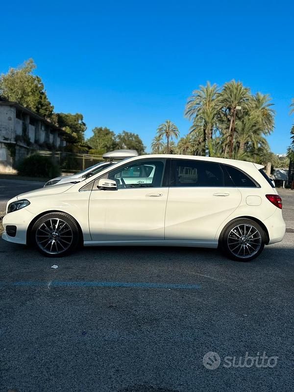 Begagnad Mercedes B200 156 HK (114 kW) 2017 Vit Minibuss