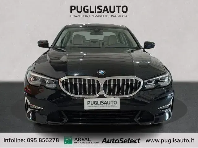 Usata BMW 318 Luxury Line 150 CV (110 kW) 2021 Blu Berlina
