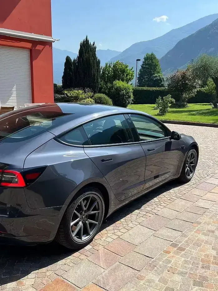 Usata Tesla Model 3 88 kW (120 CV) 2021 Grigio Berlina