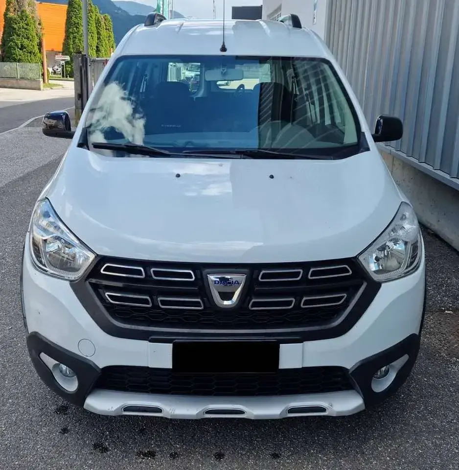 Usata Dacia Dokker Stepway 90 CV (66 kW) 2018 Bianco Monovolume