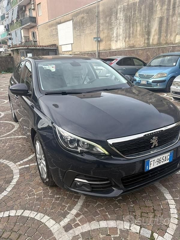 Grigio Usata 2018 Peugeot 308 Station wagon | 6350 € (Super prezzo) - Immagine 1/4