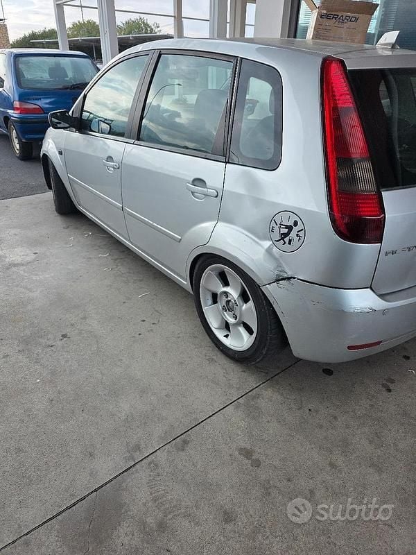 Usata Ford Fiesta 2003 Grigio Berlina