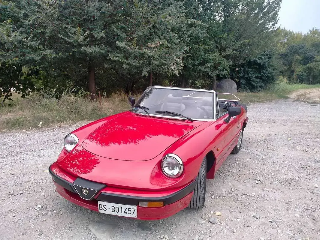 Usata Alfa Romeo Spider Quadrifoglio Verde 125 CV (91 kW) 1989 Rosso Cabrio