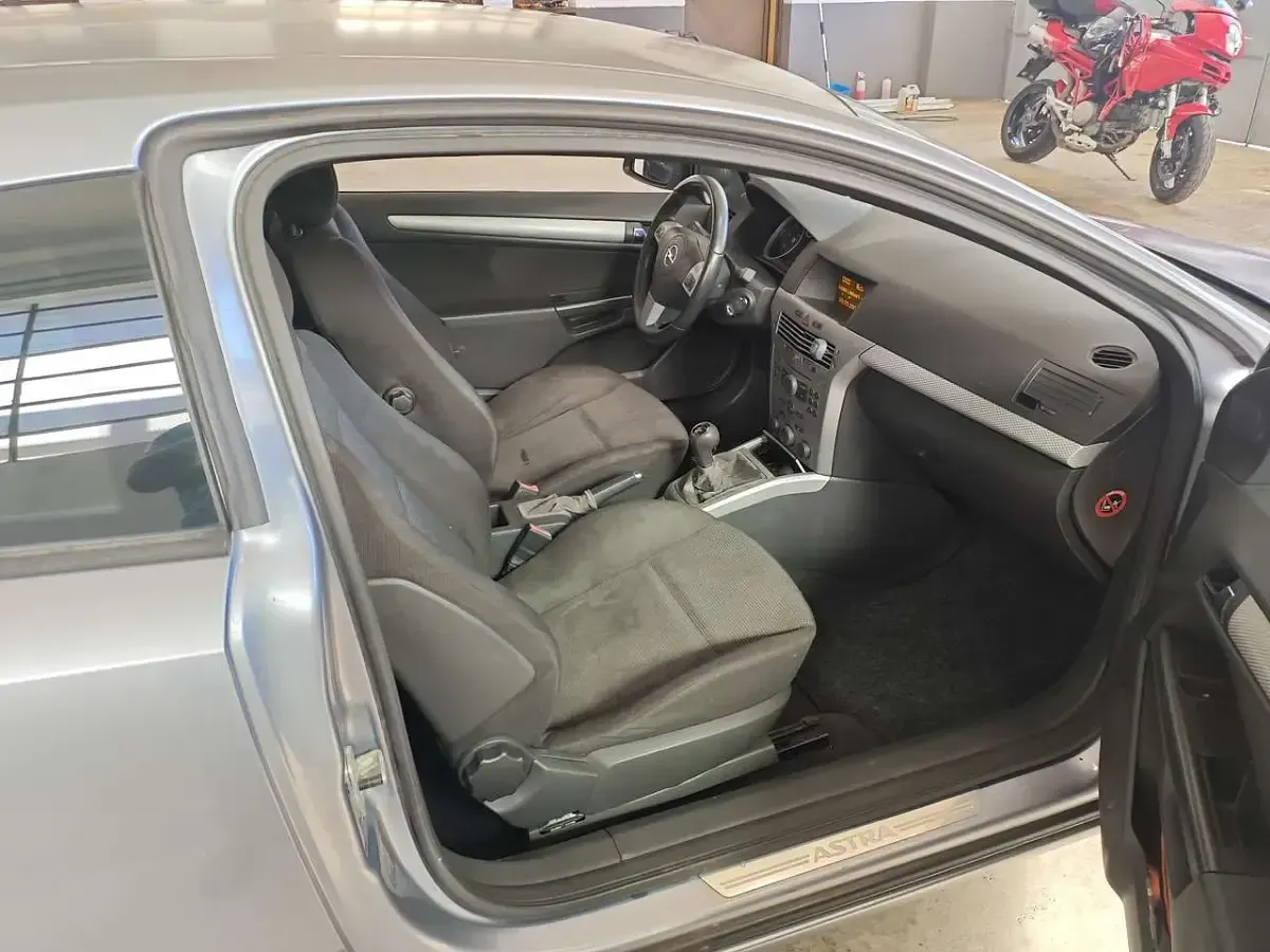 Usata Opel Astra GTC Sport 120 CV (88 kW) 2005 Other Berlina