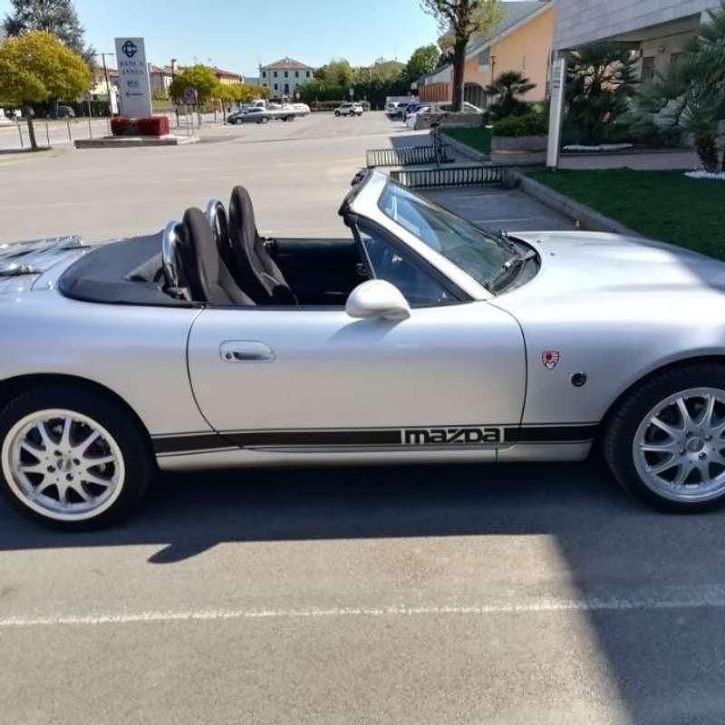 Usata Mazda MX5 110 CV (80 kW) 2003 Grigio Cabrio