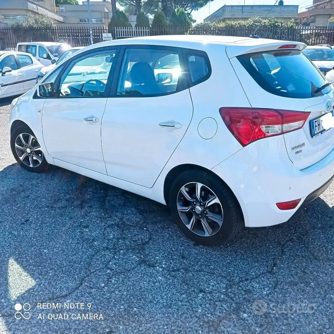Usata Hyundai ix20 Comfort 90 CV (66 kW) 2017 Bianco Utilitaria