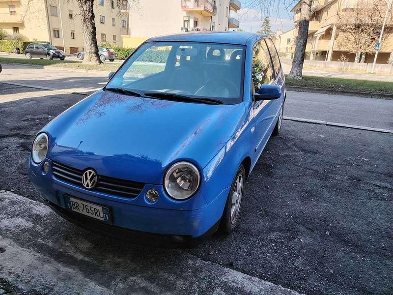 Usata VW Lupo Highline 75 CV (55 kW) 2001 Blu/azzurro Utilitaria