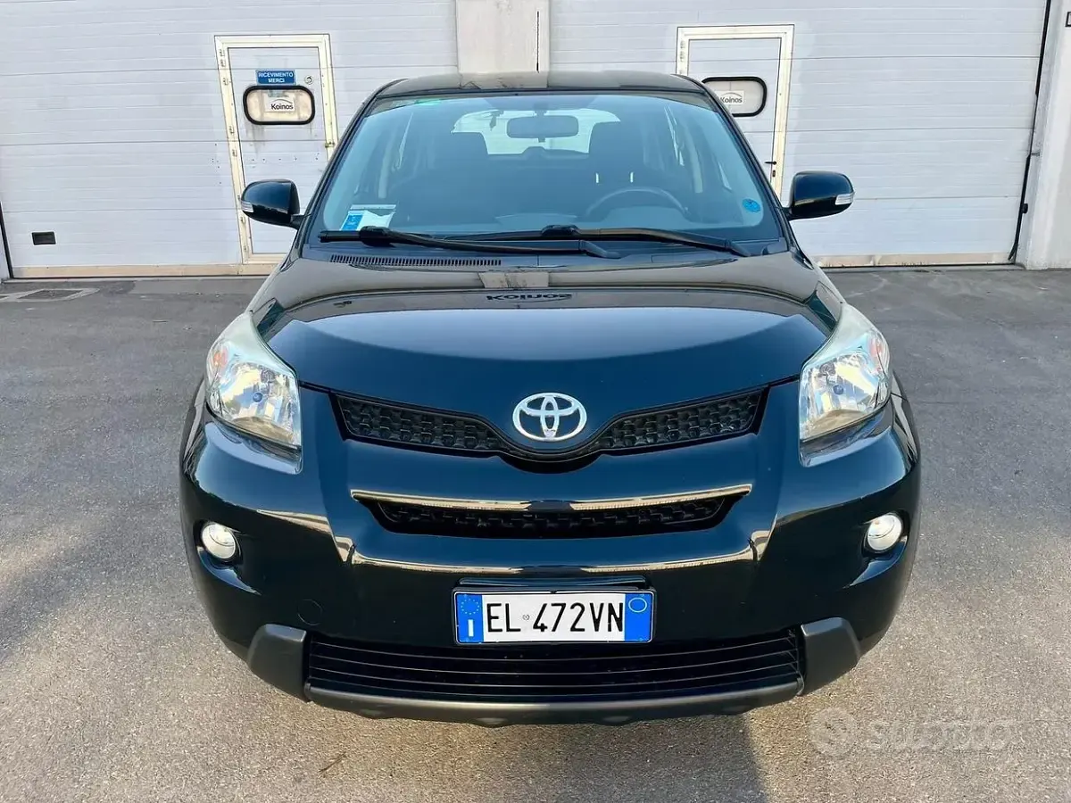 Usata Toyota Urban Cruiser 90 CV (66 kW) 2012 Nero Utilitaria