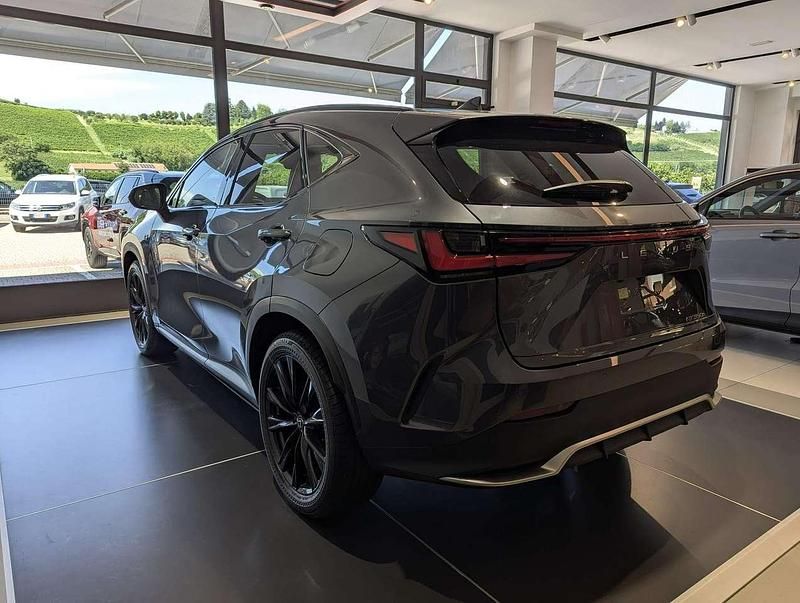 Nuova Lexus NX350h Sport Line 190 CV (139 kW) 2026 Dark grey met SUV