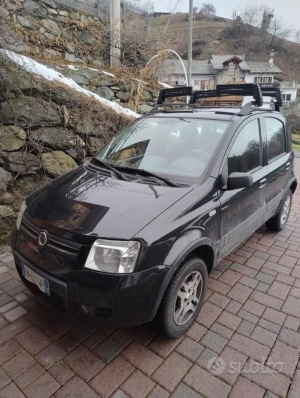 Nero Usata 2008 Fiat Panda 4x4 Climbing Due volumi | 5350 € - Immagine 1/4