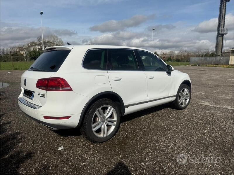 Usata VW Touareg 240 CV (176 kW) 2014 Bianco SUV