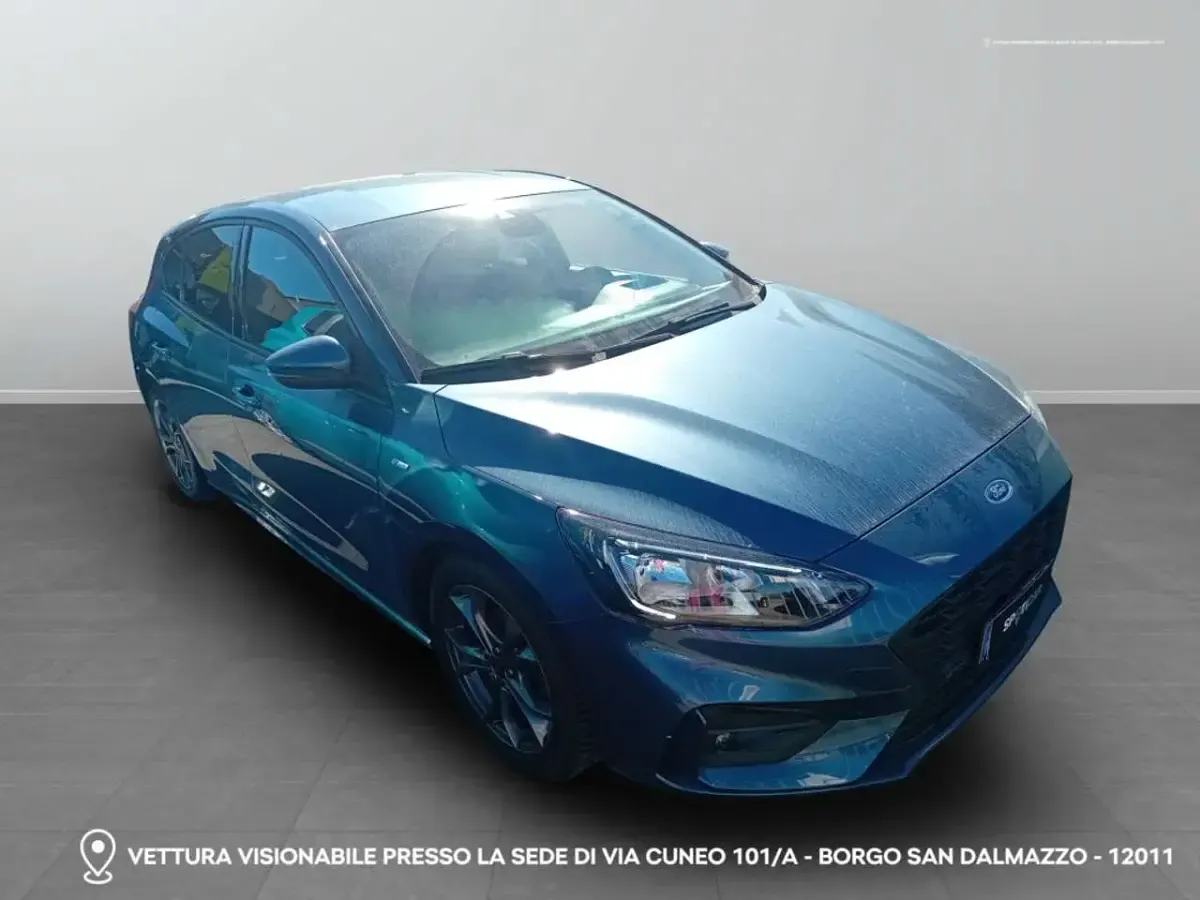 Usata Ford Focus ST-Line 125 CV (91 kW) 2018 0f blu lava metallizzato Berlina