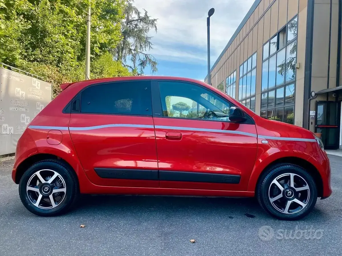 Usata Renault Twingo LIMITED 69 CV (50 kW) 2018 Nero Utilitaria