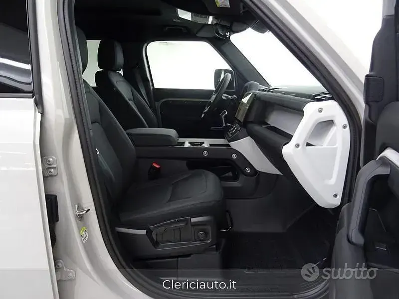 Nuova Land Rover Defender S 200 CV (147 kW) 2026 Grigio SUV