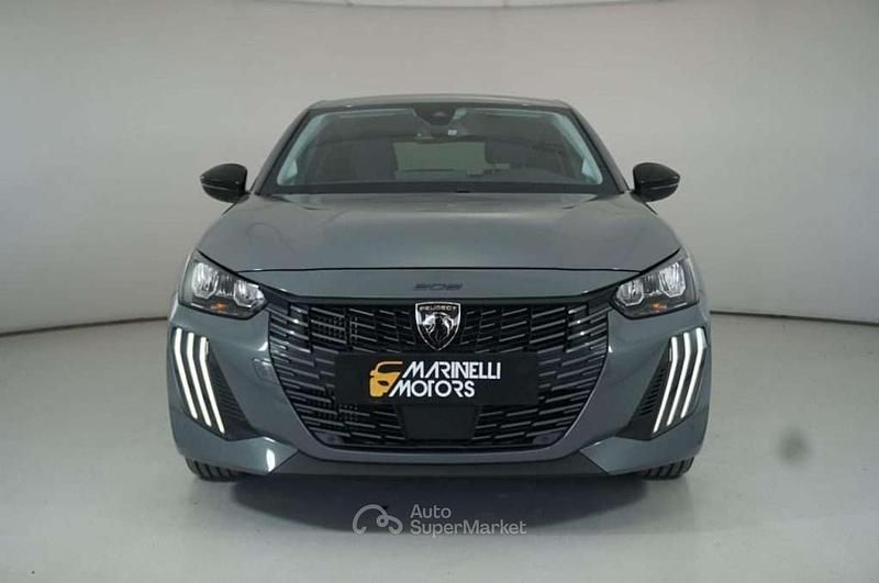 Usata Peugeot 208 Allure 101 CV (74 kW) 2025 Grigio Utilitaria