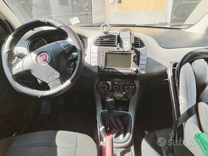 Usata Fiat Bravo 90 CV (66 kW) 2011 Bianco Utilitaria