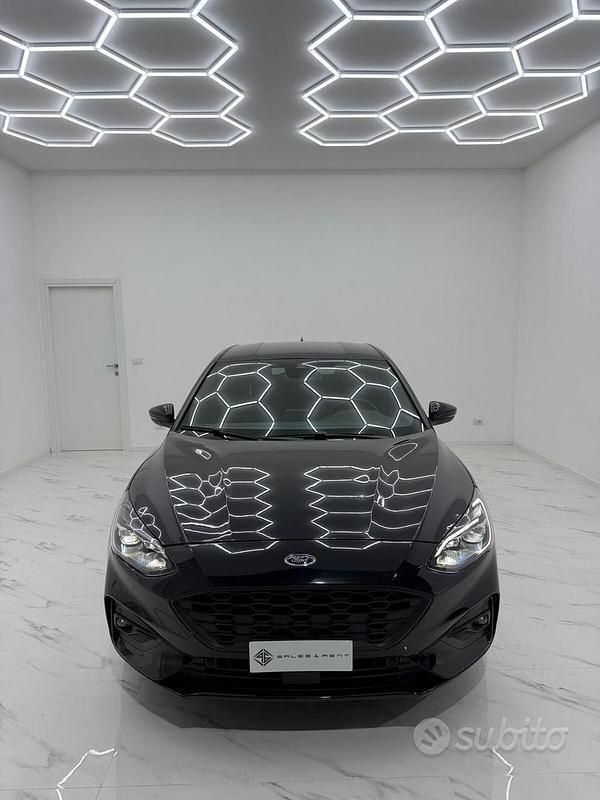 Usata Ford Focus ST-Line 125 CV (91 kW) 2021 Nero Berlina