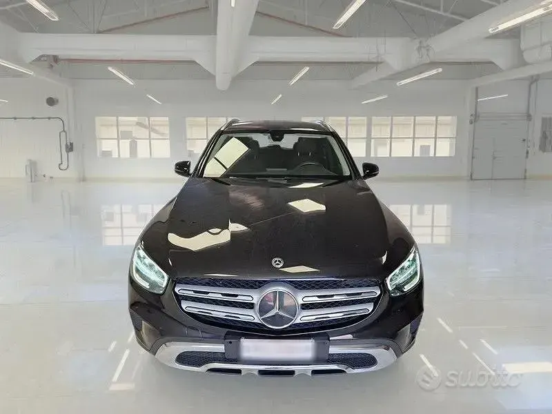 Usata Mercedes GLC220 Business 194 CV (142 kW) 2020 Nero SUV