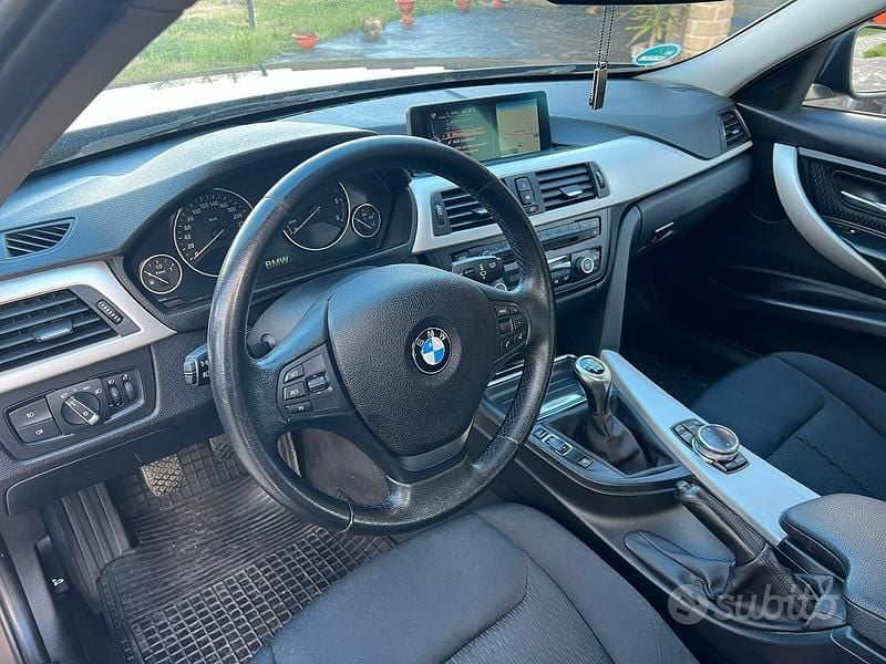 Usata BMW 318 Comfort Edition 143 CV (105 kW) 2013 Grigio Station wagon